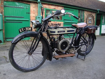 1913 350cc Douglas ' De Luxe'